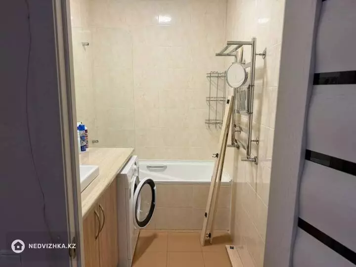 2-комнатная квартира, этаж 2 из 19, 70 м², На длительный срок, фотография 4