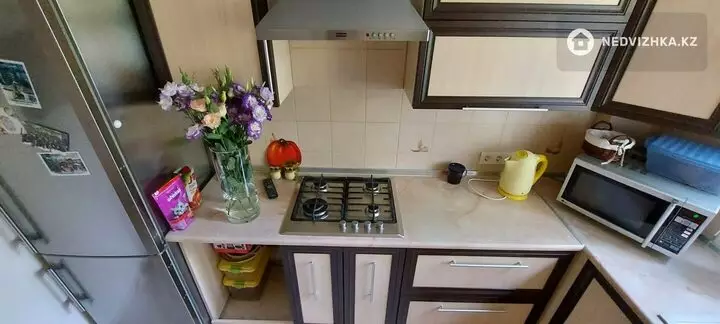 4-комнатная квартира, этаж 3 из 5, 74 м², фотография 5