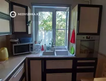 4-комнатная квартира, этаж 3 из 5, 74 м², миниатюра 7