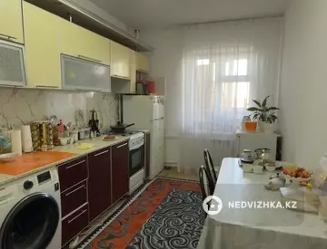 3-комнатная квартира, этаж 7 из 9, 81 м², миниатюра 2
