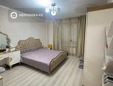 3-комнатная квартира, этаж 7 из 7, 82 м², На длительный срок, миниатюра 1