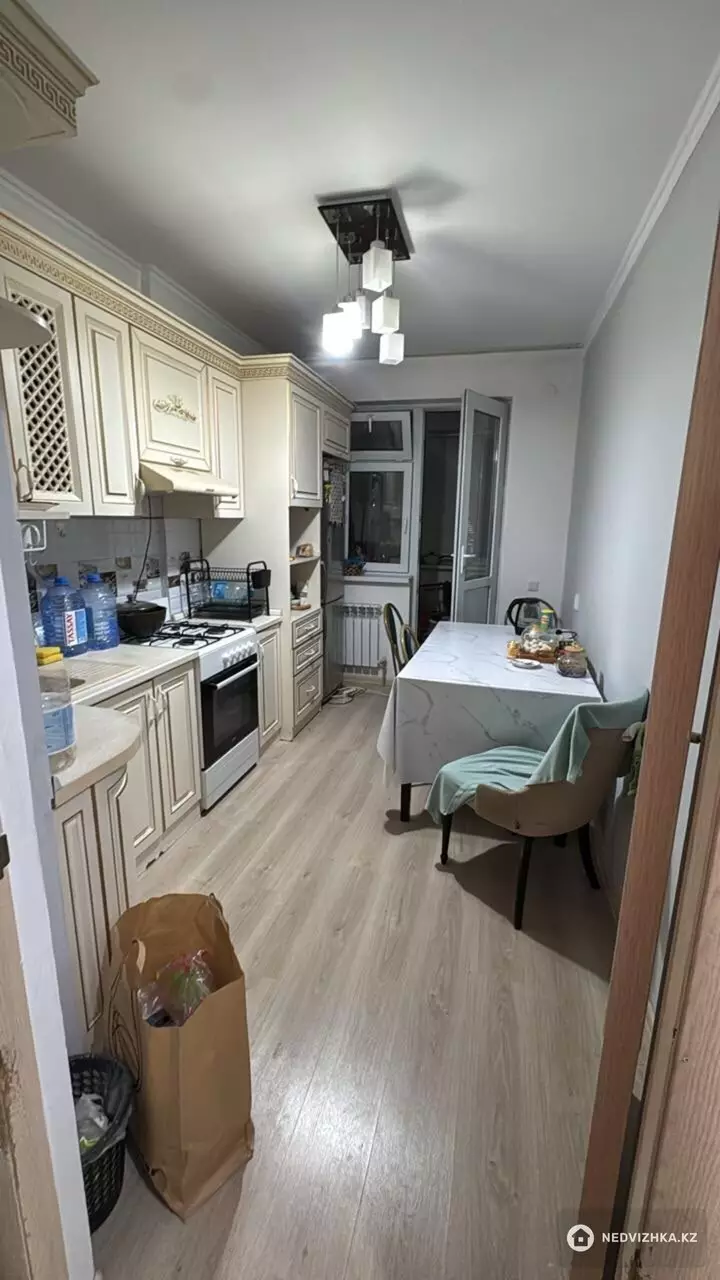3-комнатная квартира, этаж 7 из 7, 82 м², На длительный срок, фотография 4