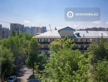 2-комнатная квартира, этаж 4 из 6, 72 м², миниатюра 2