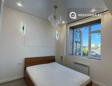 2-комнатная квартира, этаж 3 из 6, 44 м², миниатюра 2