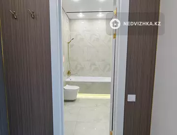 2-комнатная квартира, этаж 3 из 6, 44 м², миниатюра 3
