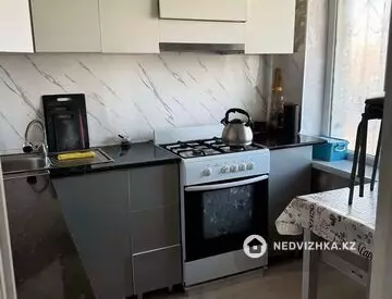 3-комнатная квартира, этаж 3 из 3, 54 м², миниатюра 4
