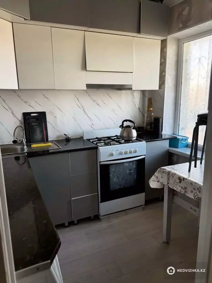 3-комнатная квартира, этаж 3 из 3, 54 м², фотография 4