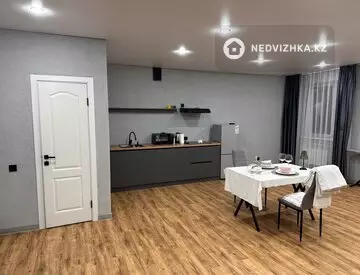 1-комнатная квартира, этаж 8 из 9, 40 м², Посуточно, миниатюра 5