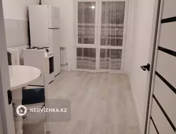 1-комнатная квартира, этаж 3 из 9, 50 м², На длительный срок, миниатюра 6