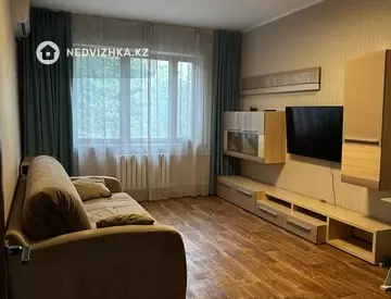 1-комнатная квартира, этаж 2 из 5, 49 м², миниатюра 2