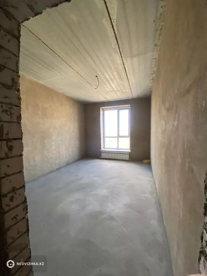 5-комнатная квартира, этаж 5 из 6, 174 м², фотография 4