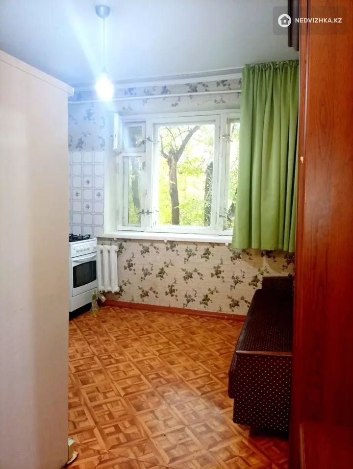 2-комнатная квартира, этаж 2 из 5, 51 м², фотография 3