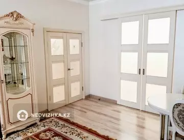 4-комнатная квартира, этаж 4 из 10, 105 м², миниатюра 7