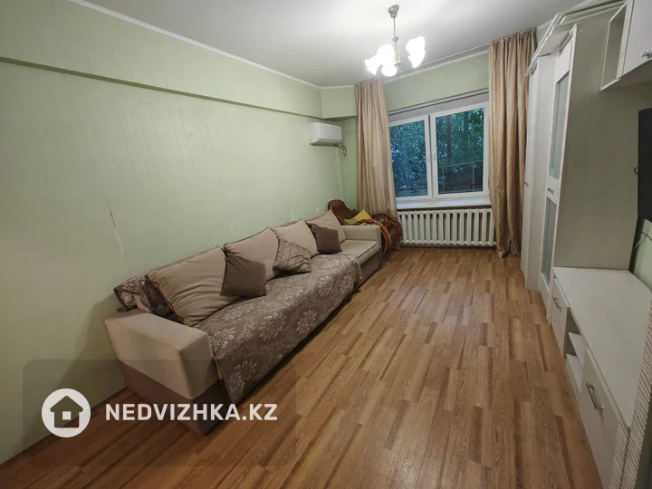 3-комнатная квартира, этаж 1 из 5, 72 м², фотография 2