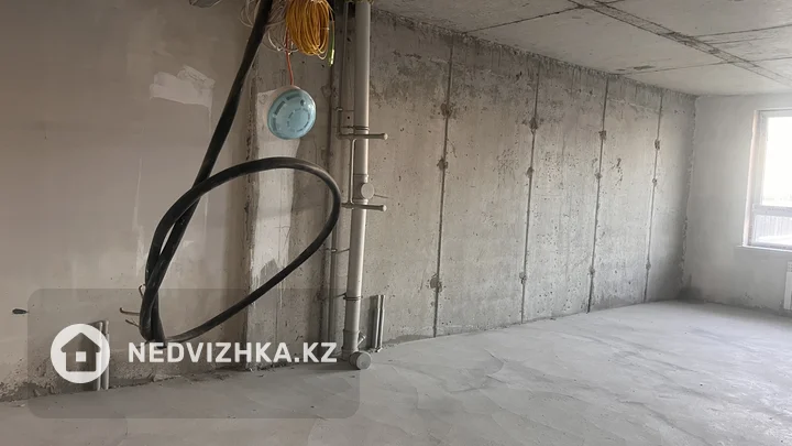 2-комнатная квартира, этаж 1 из 7, 52 м², фотография 3