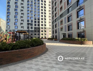 3-комнатная квартира, этаж 10 из 18, 87 м², миниатюра 2