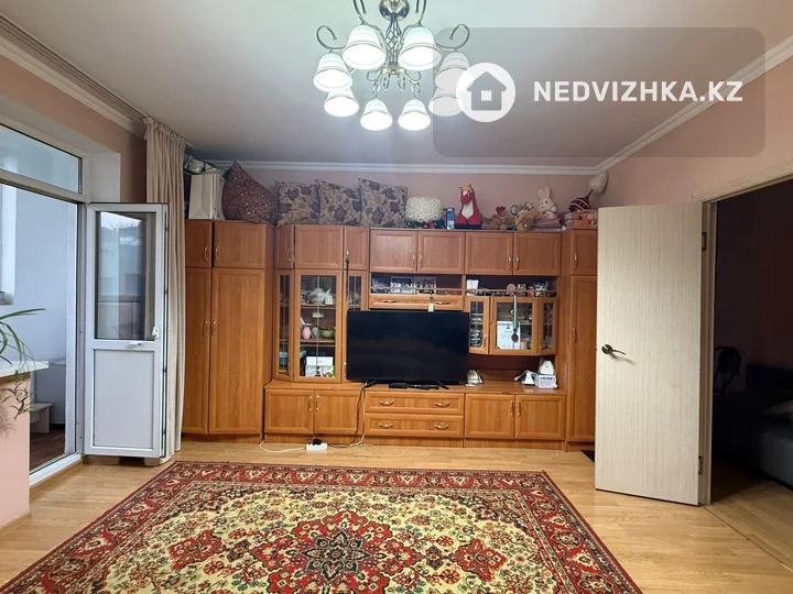 2-комнатная квартира, этаж 9 из 9, 58 м², фотография 2