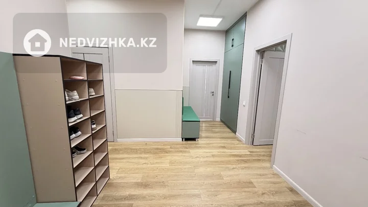 5-комнатная квартира, этаж 1 из 12, 134 м², фотография 3