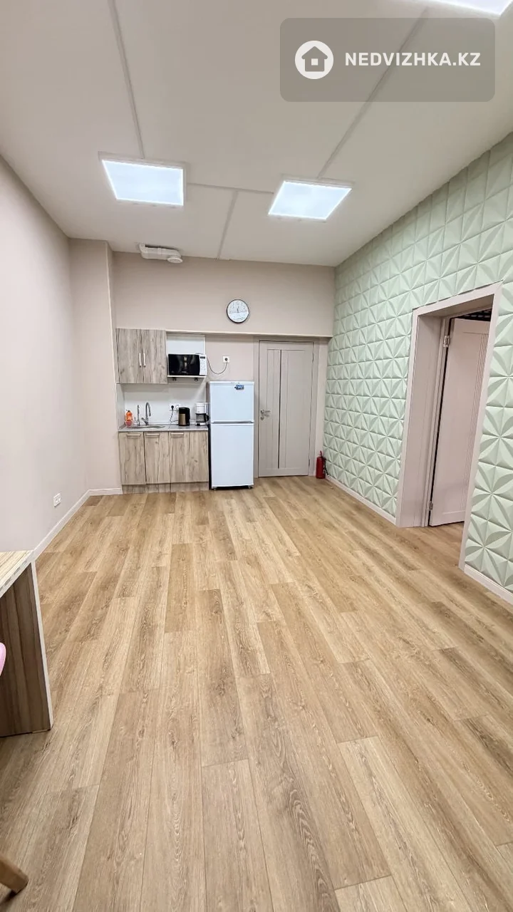 5-комнатная квартира, этаж 1 из 12, 134 м², фотография 4