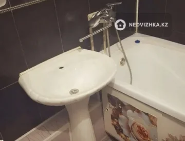 3-комнатная квартира, этаж 2 из 4, 67 м², На длительный срок, миниатюра 6