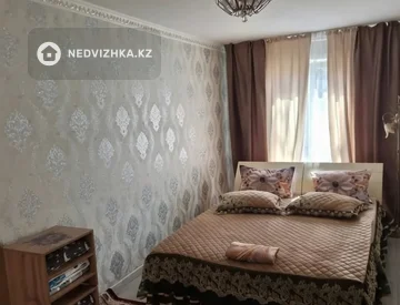 3-комнатная квартира, этаж 2 из 4, 67 м², На длительный срок, миниатюра 3