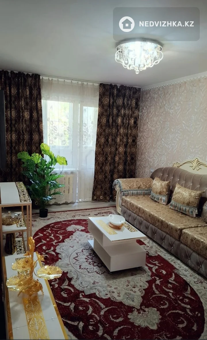 3-комнатная квартира, этаж 2 из 4, 67 м², На длительный срок, фотография 2
