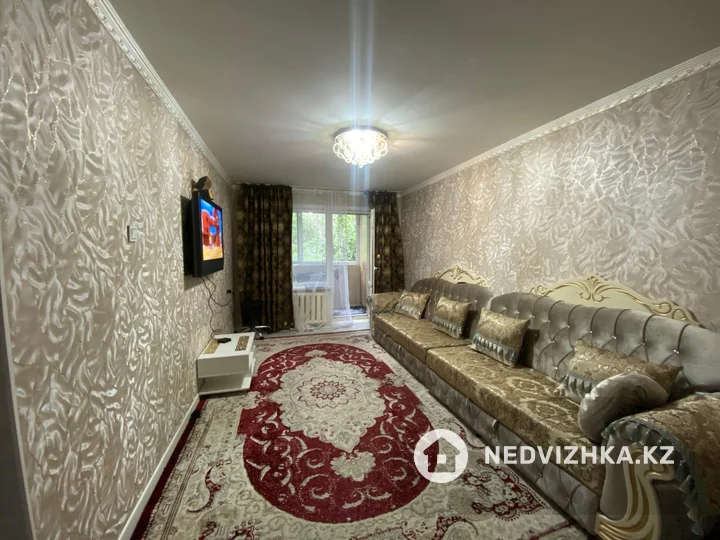 3-комнатная квартира, этаж 2 из 4, 67 м², На длительный срок