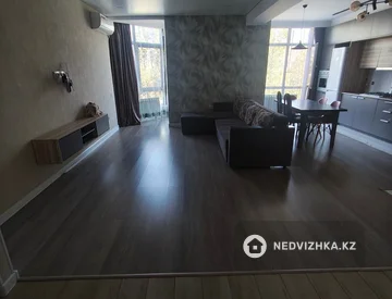3-комнатная квартира, этаж 3 из 5, 90 м², На длительный срок, миниатюра 2