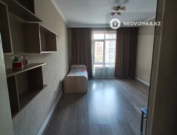 3-комнатная квартира, этаж 3 из 5, 90 м², На длительный срок, миниатюра 5