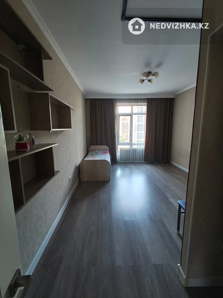 3-комнатная квартира, этаж 3 из 5, 90 м², На длительный срок, фотография 5
