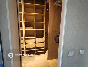 3-комнатная квартира, этаж 3 из 5, 90 м², На длительный срок, миниатюра 3