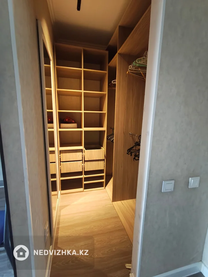 3-комнатная квартира, этаж 3 из 5, 90 м², На длительный срок, фотография 3