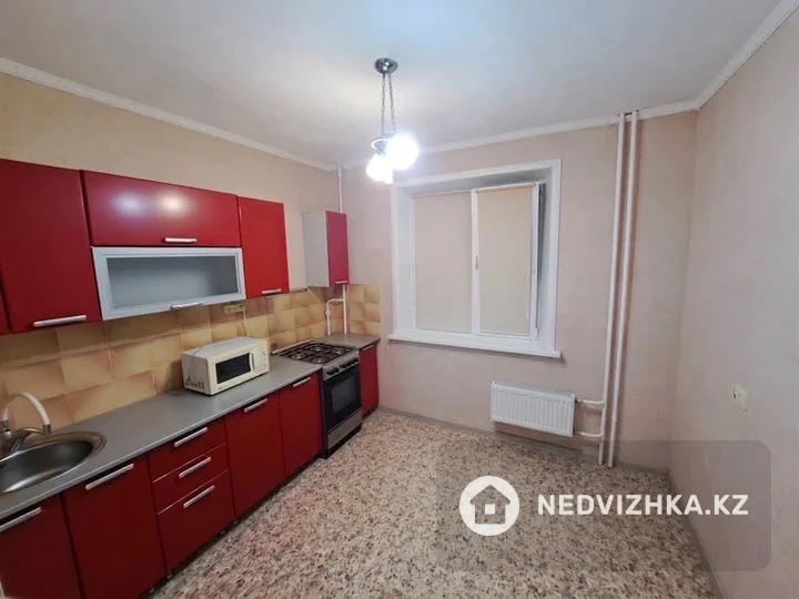 2-комнатная квартира, этаж 4 из 5, 52 м², фотография 2