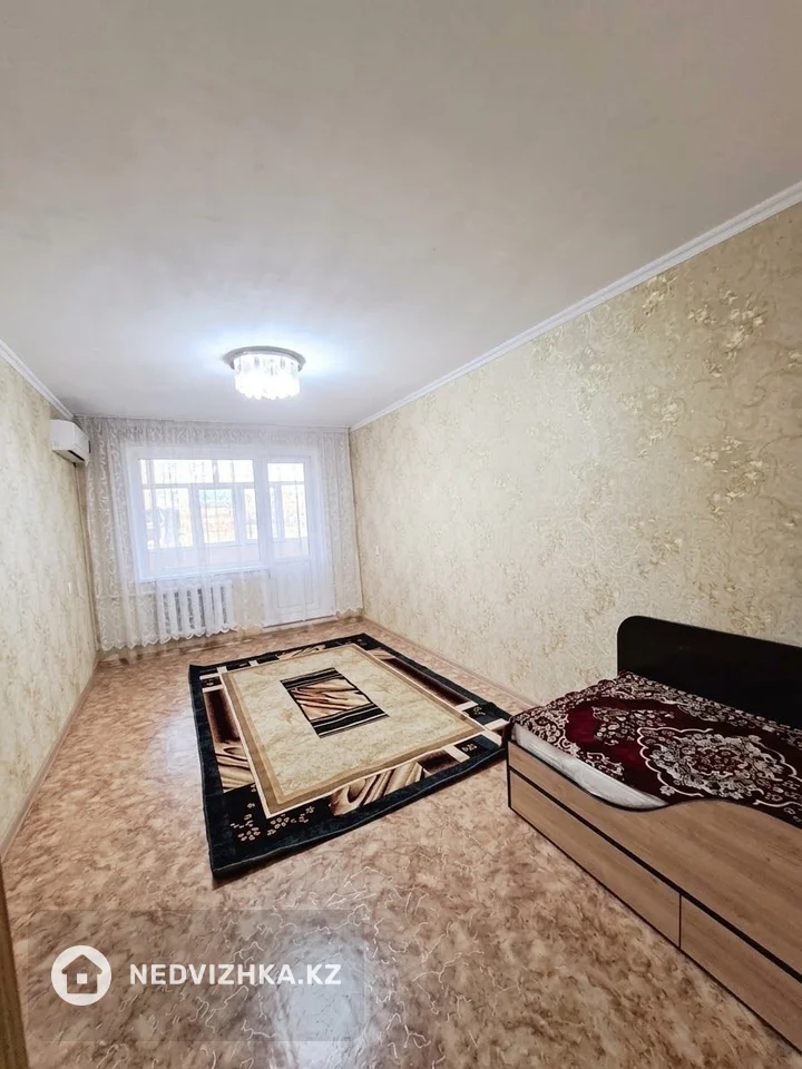 2-комнатная квартира, этаж 4 из 5, 52 м², фотография 3