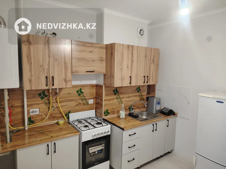 3-комнатная квартира, этаж 4 из 5, 78 м², На длительный срок