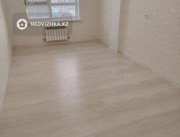 3-комнатная квартира, этаж 4 из 5, 78 м², На длительный срок, миниатюра 3