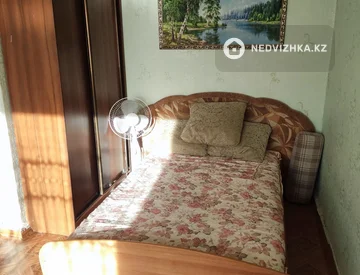 1-комнатная квартира, этаж 2 из 5, 32 м², На длительный срок, миниатюра 1