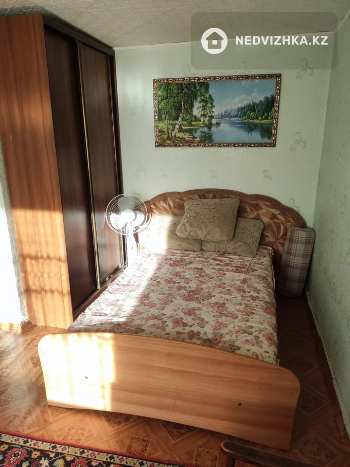 1-комнатная квартира, этаж 2 из 5, 32 м², На длительный срок