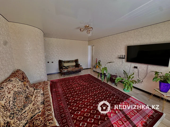 2-комнатная квартира, этаж 8 из 9, 50 м²