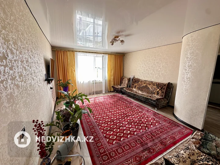 2-комнатная квартира, этаж 8 из 9, 50 м², фотография 3