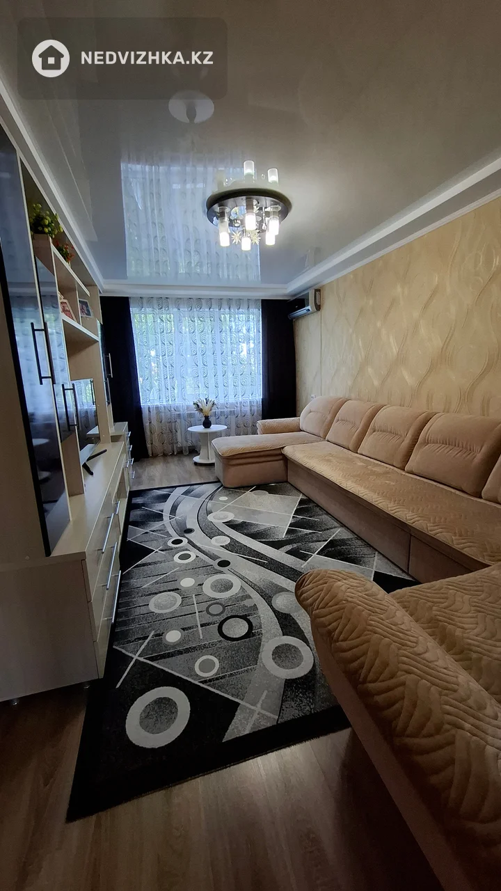 2-комнатная квартира, этаж 4 из 5, 47 м², фотография 3