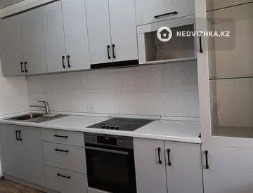 3-комнатная квартира, этаж 3 из 5, 57 м², На длительный срок, миниатюра 1