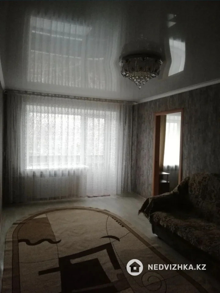 2-комнатная квартира, этаж 4 из 5, 41 м², На длительный срок