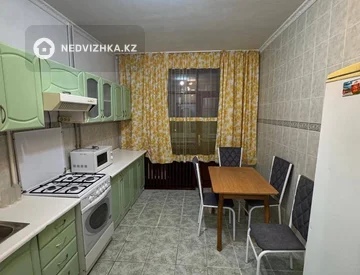3-комнатная квартира, этаж 4 из 5, 70 м², На длительный срок, миниатюра 4