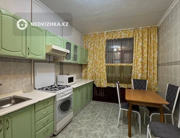 3-комнатная квартира, этаж 4 из 5, 70 м², На длительный срок, миниатюра 6