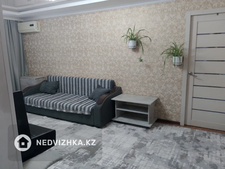 3-комнатная квартира, этаж 5 из 5, 55 м², фотография 2