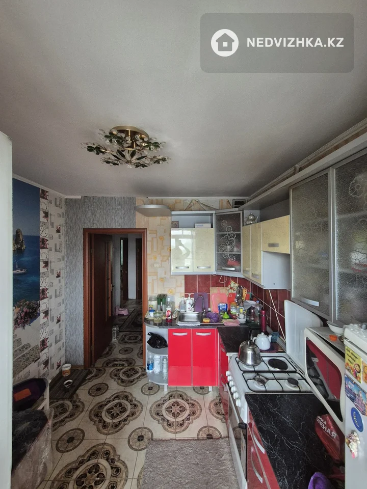 3-комнатная квартира, этаж 7 из 10, 70 м², фотография 2