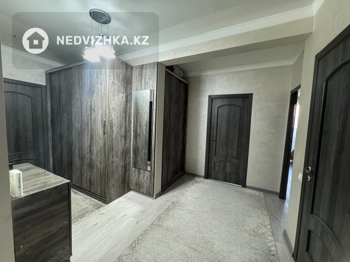 3-комнатная квартира, этаж 5 из 13, 91 м², фотография 2