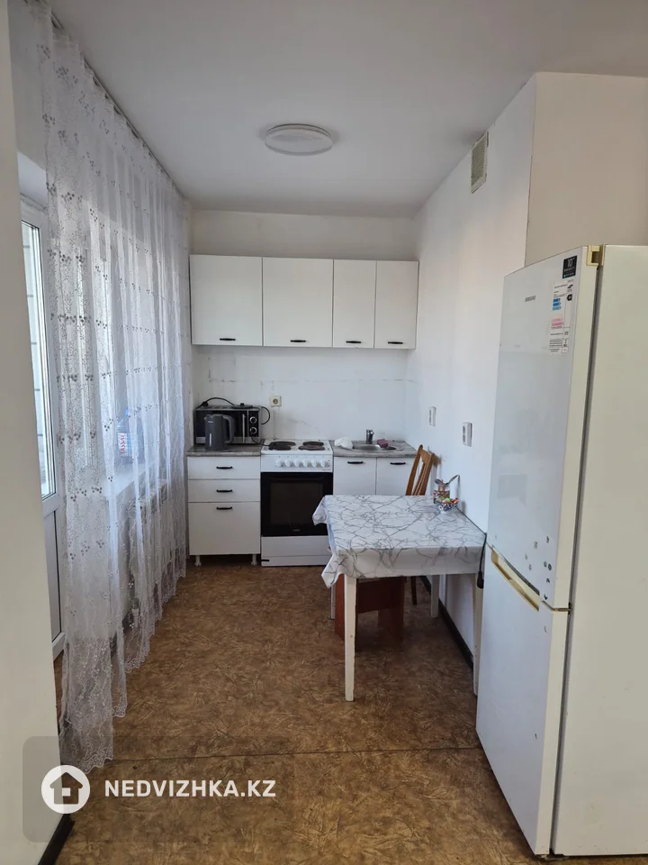 2-комнатная квартира, этаж 18 из 25, 54 м², фотография 3