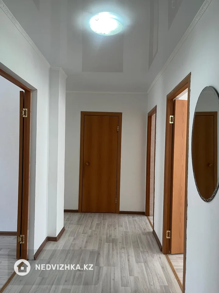 3-комнатная квартира, этаж 4 из 9, 82 м², фотография 4